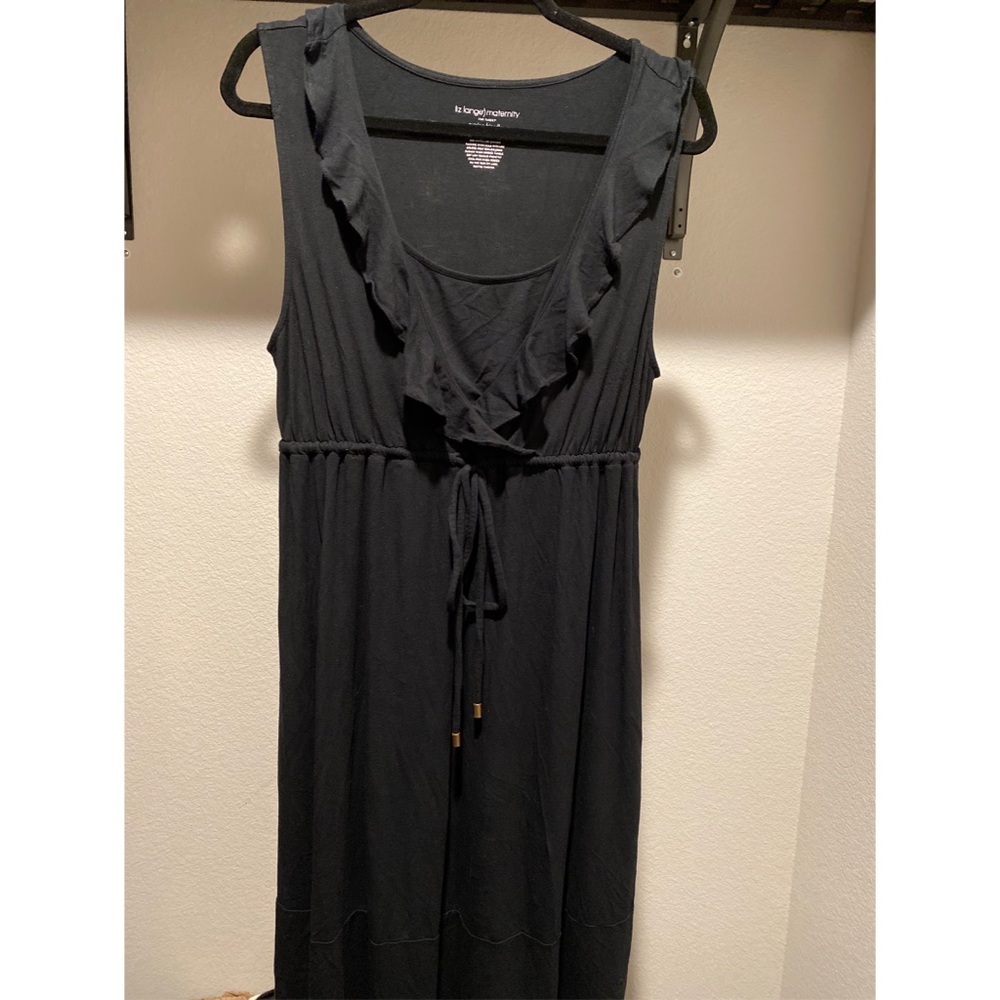 Liz Lange black maternity vneck ruffle dress short sleeves vneck line